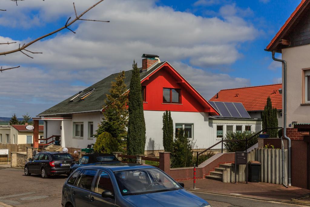 Hotel-Pension Am Rosarium Sangerhausen Exterior photo
